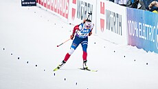 Jessica Jislová dojídí do cíle vytrvalostního závodu na norském Holmenkollenu.