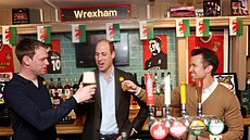 Princ William pi cest Walesem navtívil fotbalový klub Wrexham. Hit mu...