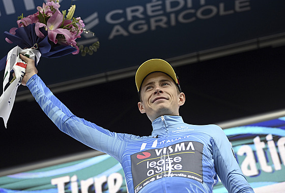 Jonas Hansen Vingegaard slaví celkové vítzství závodu Tirreno - Adriatico.