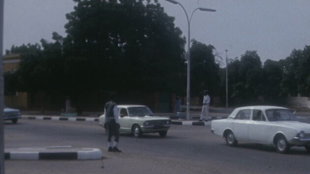 Sdnt idii v roce 1973 peli na jzdu z lev strany na pravou