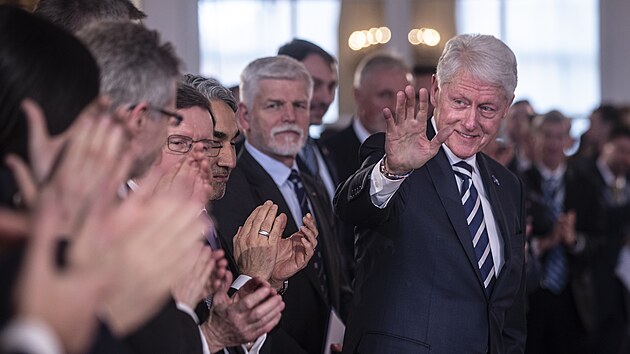 Americk exprezident Bill Clinton na konferenci Nae bezpenost nen samozejmost s hlavnm projevem. (12. bezna 2024)