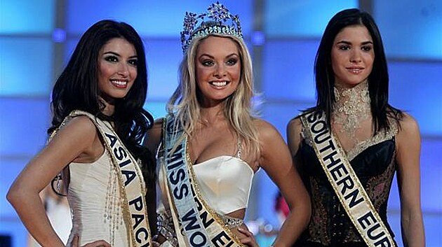 Miss World 2006: Korunku Miss World získala 30. září ve Varšavě česká kráska Taťána Kuchařová. Druhé místo v klání o nejkrásnější dívku světa obsadila Miss Rumunska Ioana Valentina Boitorová (vpravo) a třetí skončila Australanka Sabrina Houssamiová.