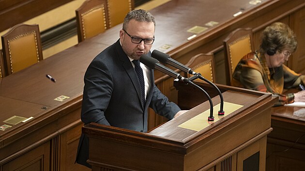 Ministr práce a sociálních vcí Marian Jureka na mimoádné schzi Snmovny....