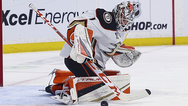 Lukáš Dostál v bráně Anaheimu