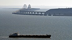 Pohled na Kerský most, který spojuje Krym s Ruskem (27. února 2024)