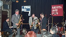 Saxofon Amati byl vyroben v Kraslicích, Havel ho Clintonovi pedal na pódiu.