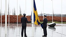 Slavnostního vztyení vlajky v sídle NATO po vstupu védska do aliance (11....