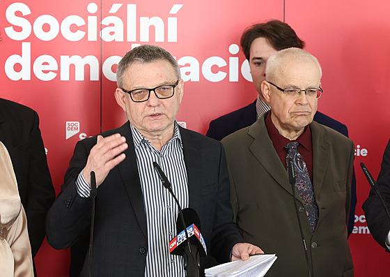 Llídr SOCDEM pro volby do Evropského parlamentu Lubomír Zaorálek a expremiér...