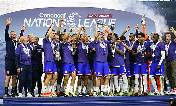 Amerití fotbalisté slavi triumf v Lize národ CONCACAF.