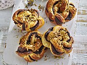 Uzlíky s čokoládou a pistáciemi