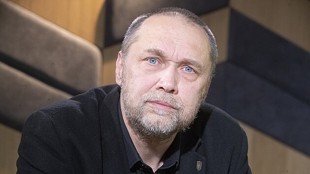 Hosty pořadu Rozstřel jsou Jakub Frydrych, ředitel Národní protidrogové centrály SKPV PČR a Jana Michailidu, členka Rady vlády pro koordinaci protidrogové politiky.