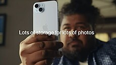 Apple se v reklam vychloubá úloitm iPhon