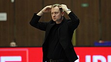 Ústecký trenér Jan otnar proívá zápas.