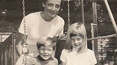Charles Spencer, princezna Diana a jejich matka Frances Shand Kyddová na...