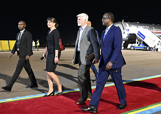 eský prezident Petr Pavel dorazil na návtvu Rwandy bhem své první africké...