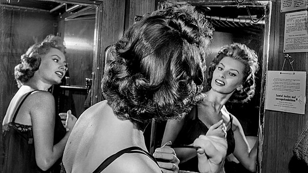Kary H. Lasch: Sophia Lorenov pi rann hygien ve vlaku do Stockholmu (1955)