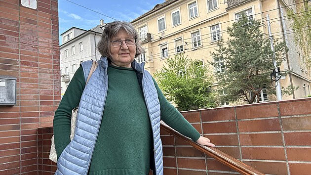 Pan Albeta pila volit v centru Bratislavy, jejm favoritem je Ivan Korok. (6. 4. 2024)
