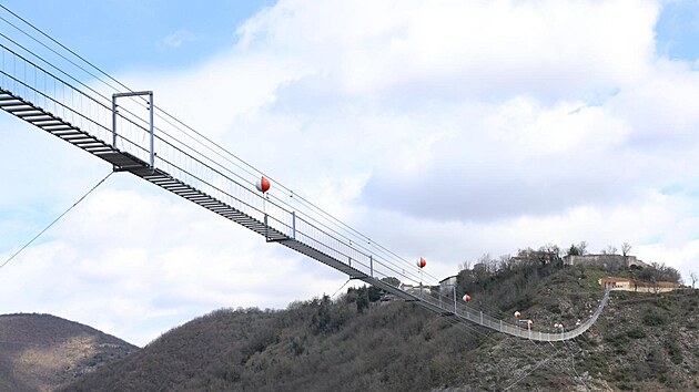 Nejvy visut most v Itlii vynv ve vce 175 metr nad propast. (23. bezna 2024)
