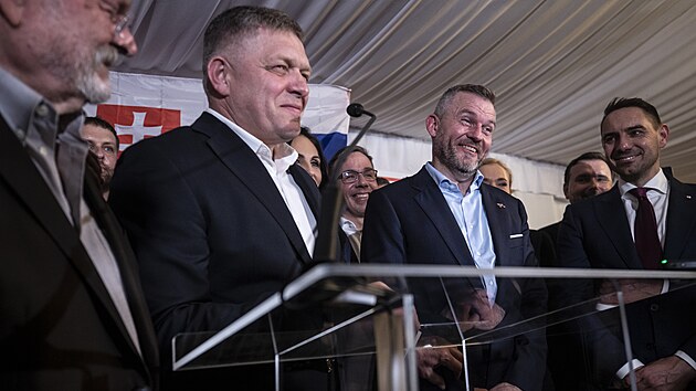 Pedseda parlamentu Peter Pellegrini zvtzil v druhm kole slovenskch prezidentskch voleb. Piel ho podpoit i premir Robert Fico. (6. dubna 2024)