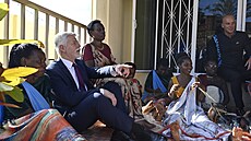 Petr Pavel bhem návtvy Rwandy zavítal do dílny esko-rwandského projektu...