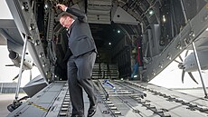 Nmecký ministr obrany Boris Pistorius na slavnostním rozlukovém ceremoniálu v...