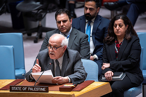 Zástupce Palestiny pi OSN Rijád Mansúr (18. dubna 2024)