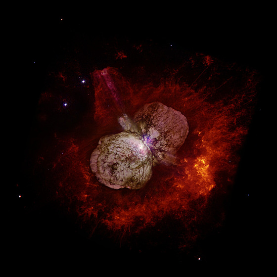 Hvzda éta Carinae schovaná v mlhovin