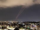 rn poslal na Izrael drony a rakety. (14. dubna 2024)