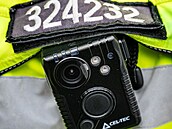 Policist© v hradeck©m kraji maj­ t©mÄř 200 nových osobn­ch kamer za 1,5 mil.KÄ