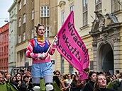 Průvodem studentů přes centrum Brna zaÄal festival divadeln­ch škol Setkán­