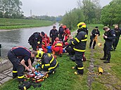 Hasii spolen s policisty a stráníky zachránili enu z eky Ostravice ve...