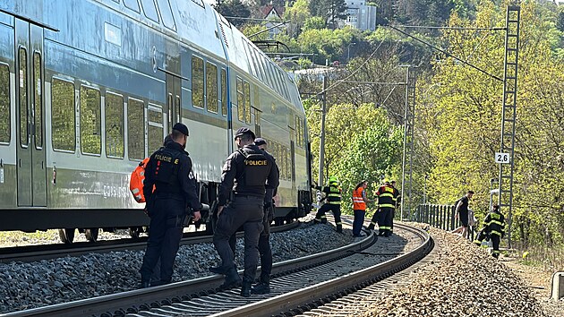 Osobn vlak srazil v Hluboepch lovka (12. dubna 2024)