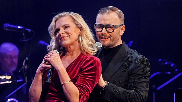 Leona Machálková a Jan Smigmator na vzpomínkovém koncertě na Naďu Urbánkovou (Praha, 11. dubna 2024)