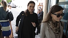 Jana Bobošíková. Uvedení knihy Luboše Procházky a Radima Panenky s názvem... Jana Bobošíková. Uvedení knihy Luboše Procházky a Radima Panenky s názvem...