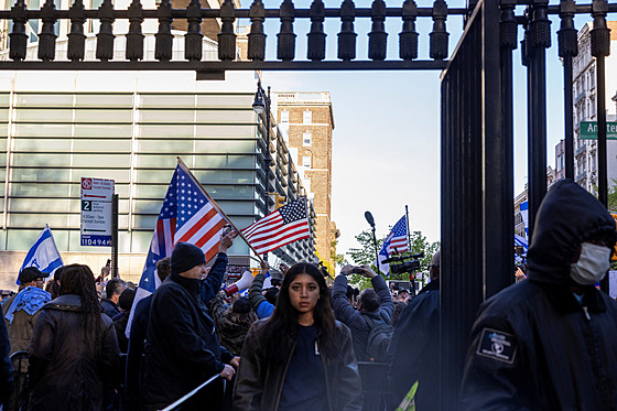 Demonstrace na univerzitách odráí silný nesouhlas mladých Amerian se...