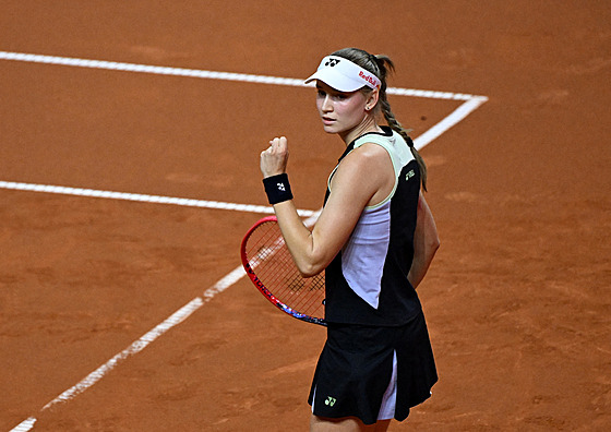 Jelena Rybakinová ve finále turnaje ve Stuttgartu.