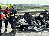 Hromadná nehoda poblí letit uzavela Praský okruh, jedno z aut skonilo na...