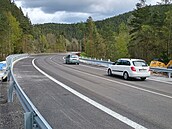 editelství silnic a dálnic zprovoznilo po rekonstrukci dva silniní mosty u...