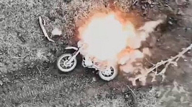 Ruské jednotky na donbaské frontě začaly útočit na motorkách.