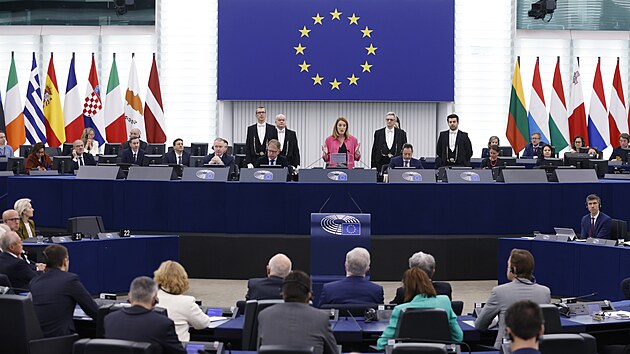 fka Evropskho Parlamentu Roberta Metsolaov hovo na slavnostn zasedn ku pleitosti dvactho vro nejvtho rozen Unie. (24. dubna 2024)