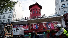 ervený vtrný mlýn, symbol kabaretu Moulin Rouge.