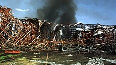 Následky náletu NATO v dubnu 1999 kvli sporu o Kosovo. Na snímku zniená...