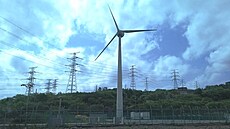 Vtrná elektrárna a rozvodná sí napojená na jadernou elektrárnu Saeul...