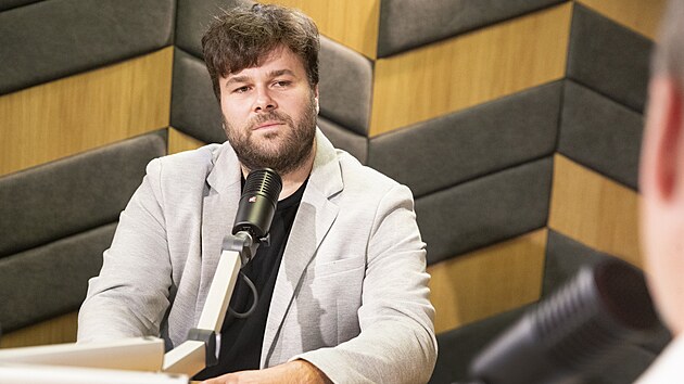 Hostem podcastu Industrial je Josef Kölbl, spolumajitel rodinného včelařství Domovina.