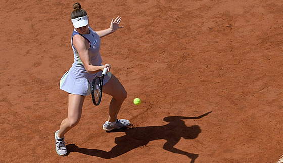 eská tenistka Linda Nosková v zápase s Lucrezií Stefaniniovou z Itálie.