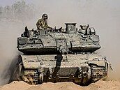 Izraeltí vojáci na základn u hranic s Pásmem Gazy na jihu Izraele (5. kvtna...
