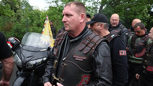 Proputinovská motorkáská skupina Noní vlci se chystá uctít památku padlých...