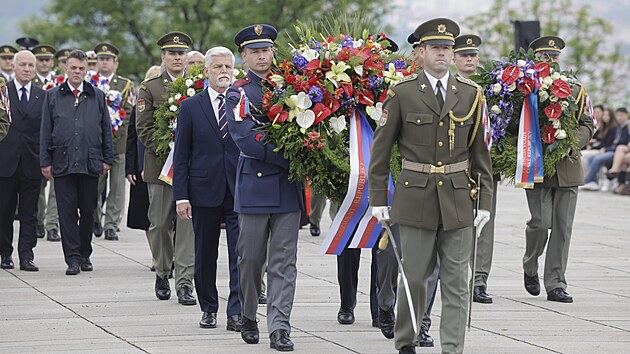 Přední představitelé státu si u Národního památníku na pražském Vítkově připomněli výročí konce druhé světové války. (8. května 2024)