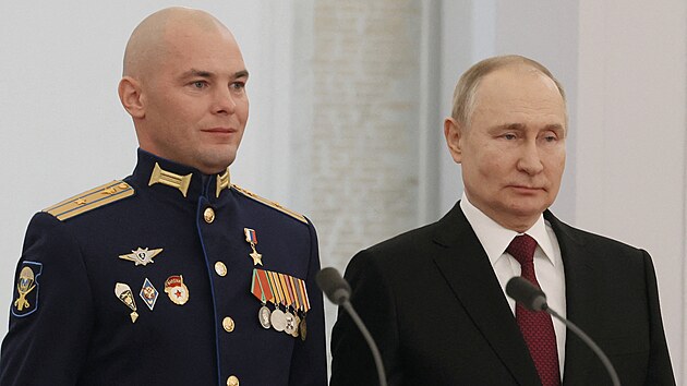 Boris Dudko pot, co mu Vladimir Putin udlil Zlatou hvzdu. (8. prosince 2022)
