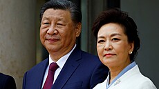 ínský prezident Si in-pching a jeho manelka Pcheng Li-jüan pijídjí do...